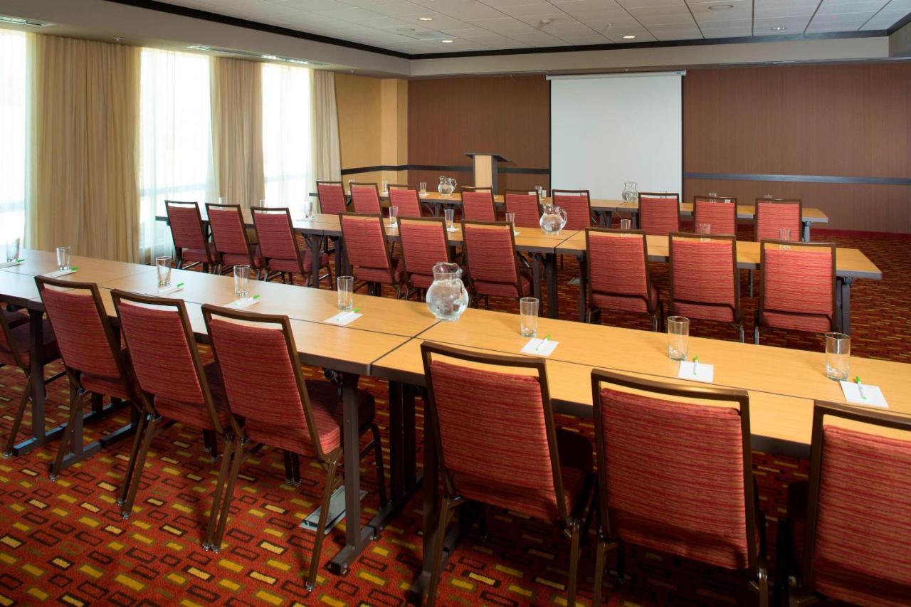 Courtyard By Marriott Dallas Midlothian At Midlothian Conference Center Esterno foto
