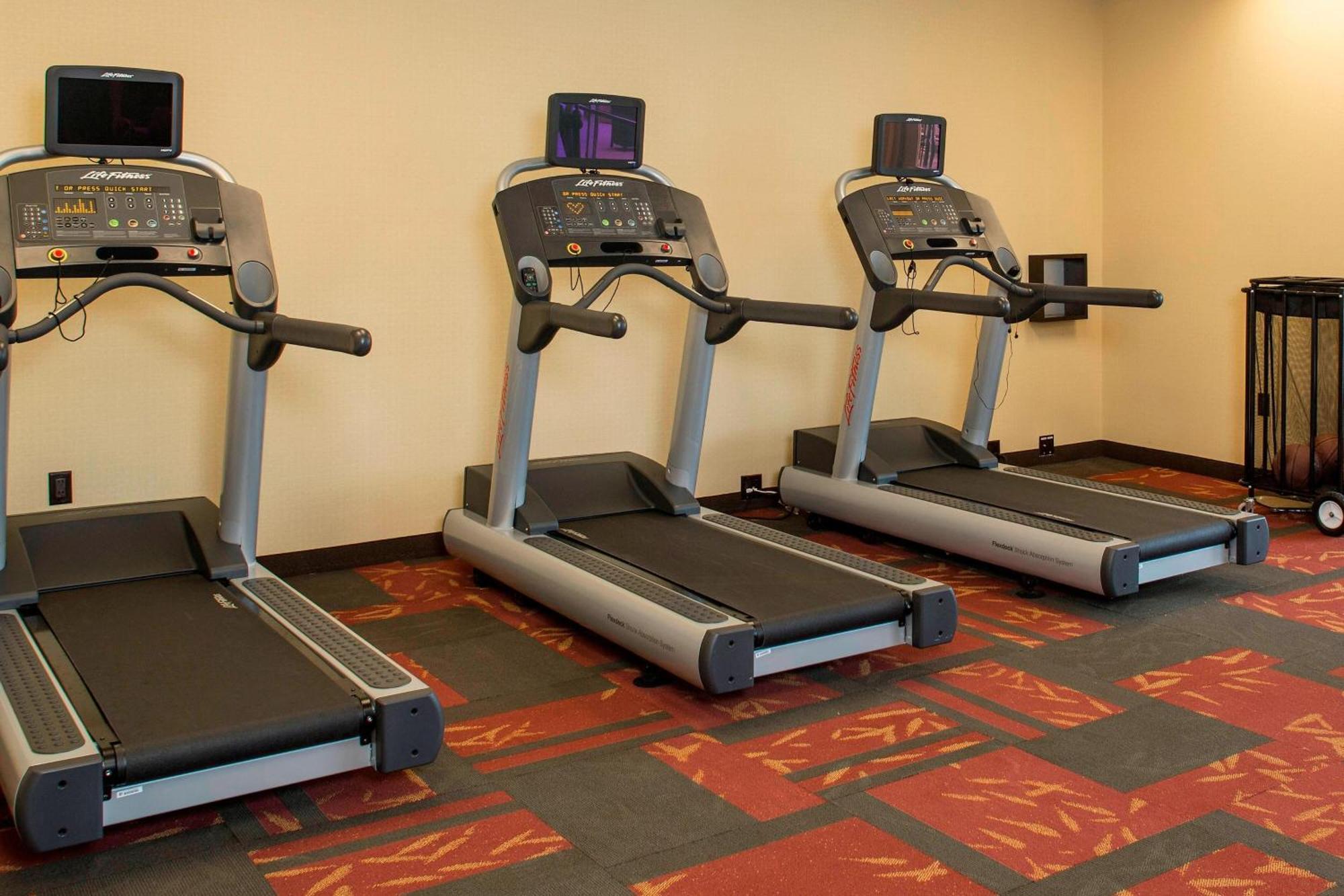 Courtyard By Marriott Dallas Midlothian At Midlothian Conference Center Esterno foto