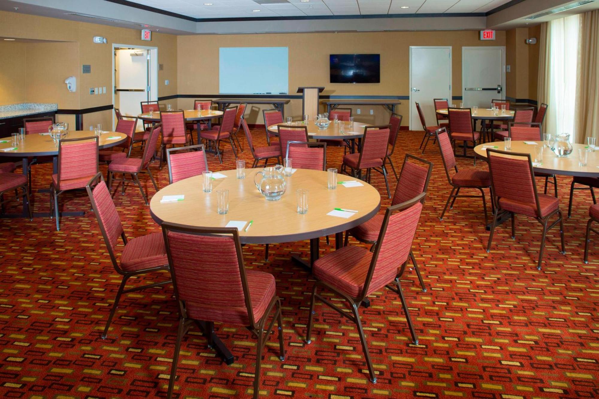 Courtyard By Marriott Dallas Midlothian At Midlothian Conference Center Esterno foto