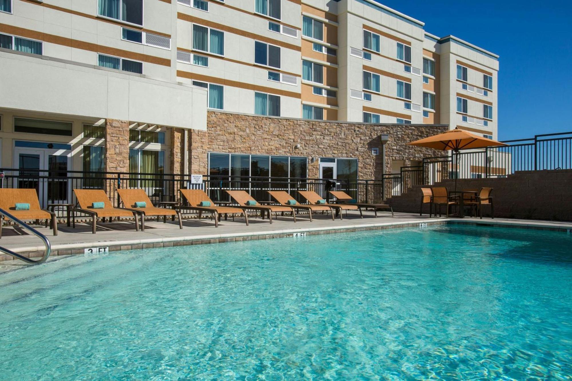 Courtyard By Marriott Dallas Midlothian At Midlothian Conference Center Esterno foto