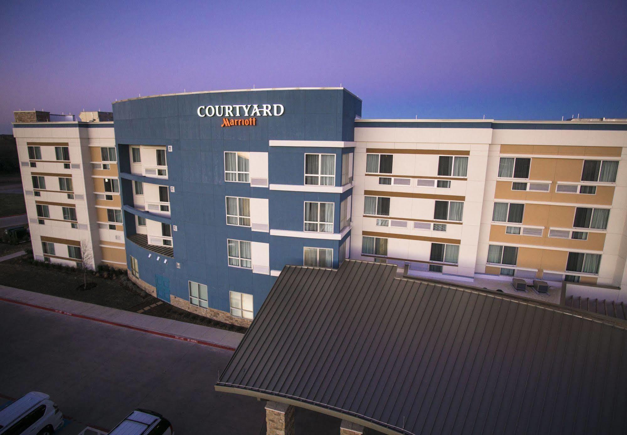 Courtyard By Marriott Dallas Midlothian At Midlothian Conference Center Esterno foto