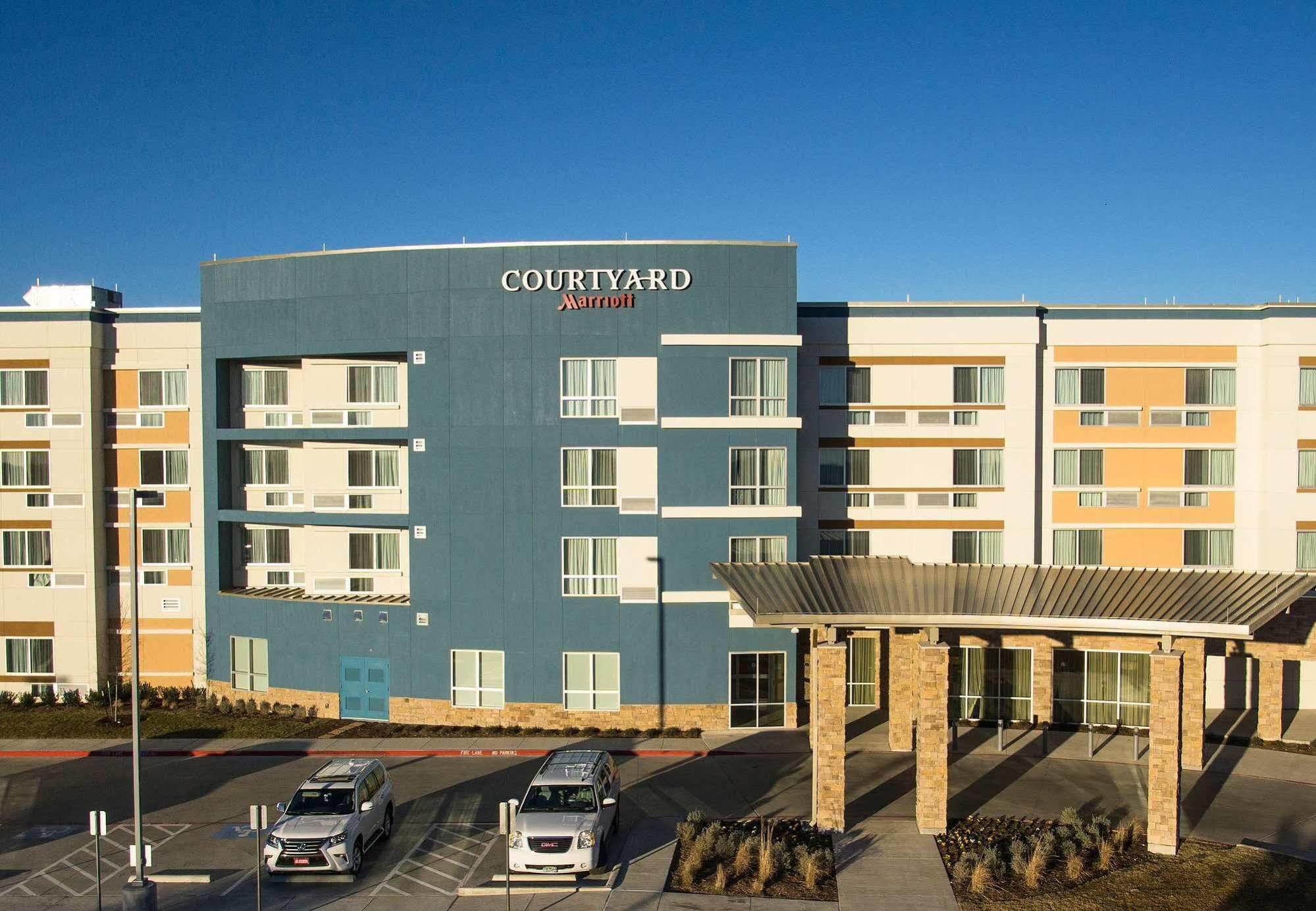 Courtyard By Marriott Dallas Midlothian At Midlothian Conference Center Esterno foto